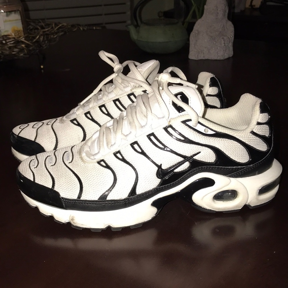Nike Air Max Plus Black/White 6Y